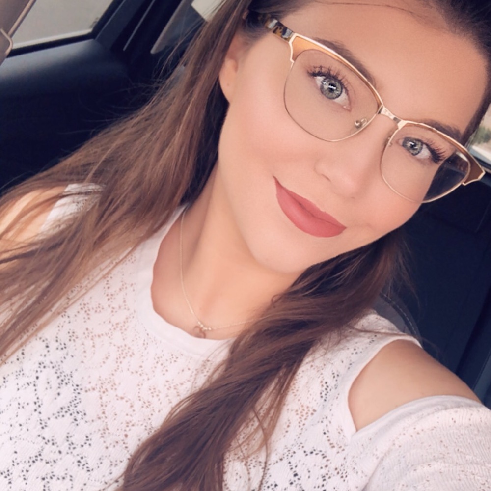 Meet your Posher, Emma